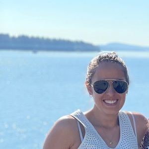 Meet your Posher, Helena